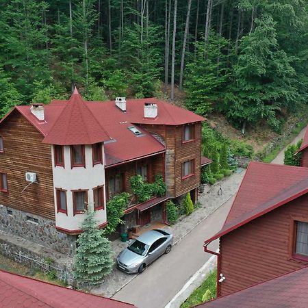 Elf-Cottage Tur'ya Paseka Exteriér fotografie