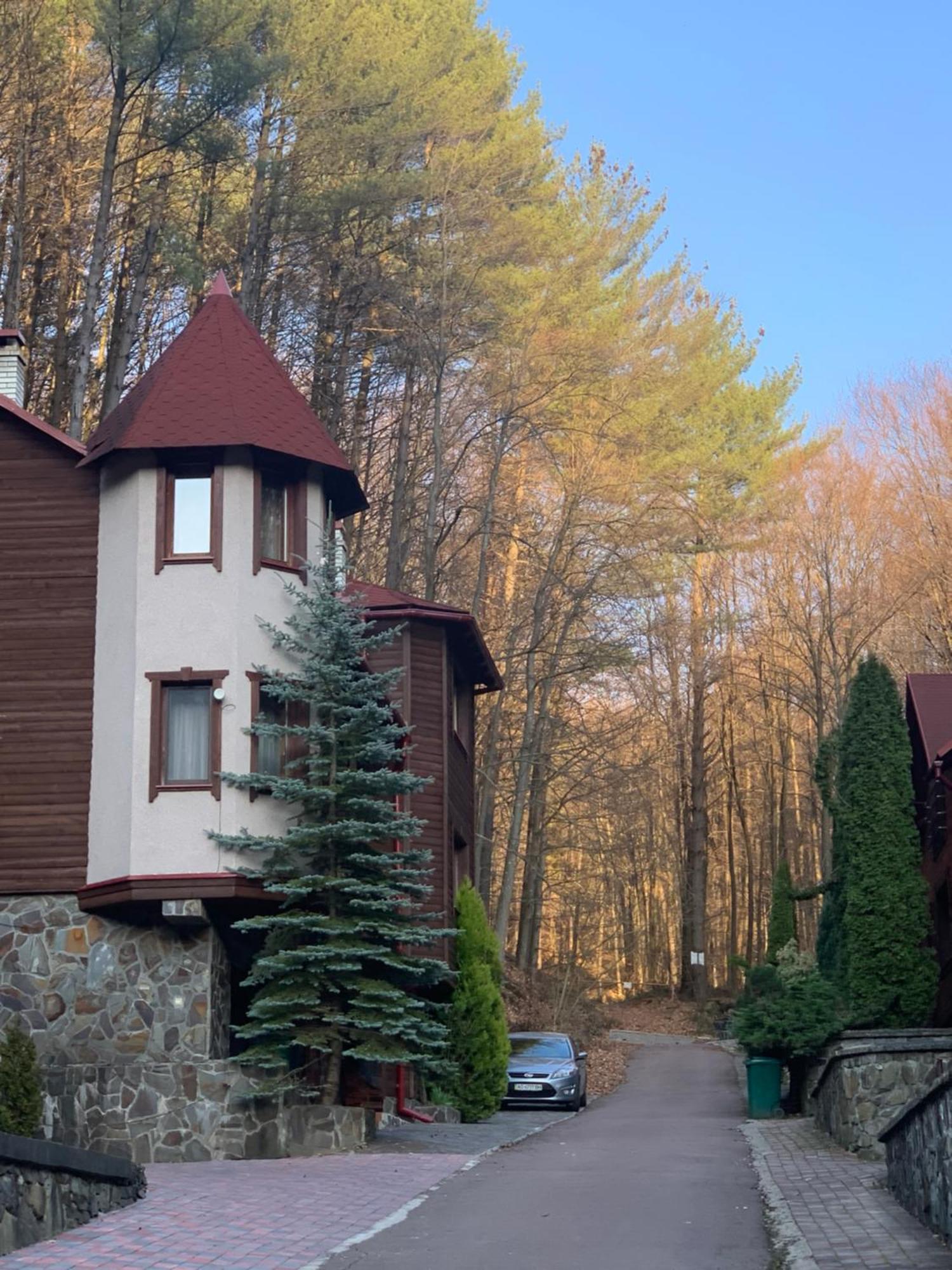 Elf-Cottage Tur'ya Paseka Exteriér fotografie