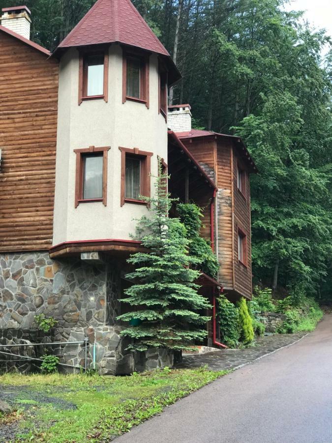 Elf-Cottage Tur'ya Paseka Exteriér fotografie